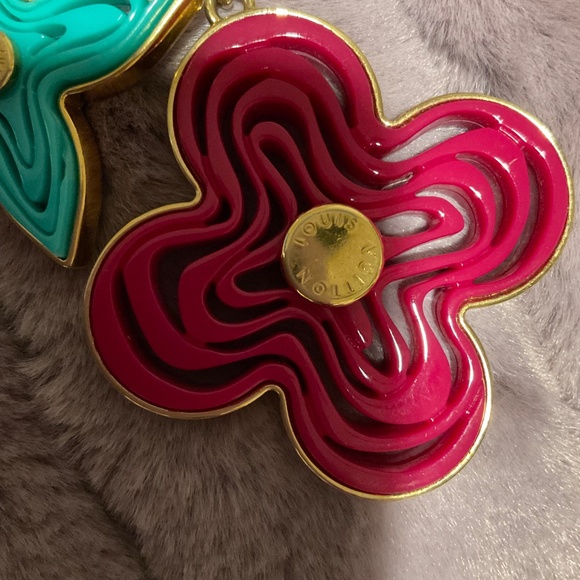 Louis Vuitton Resin Naïf Teal/Fushia Bag Charm - Picture 4 of 5